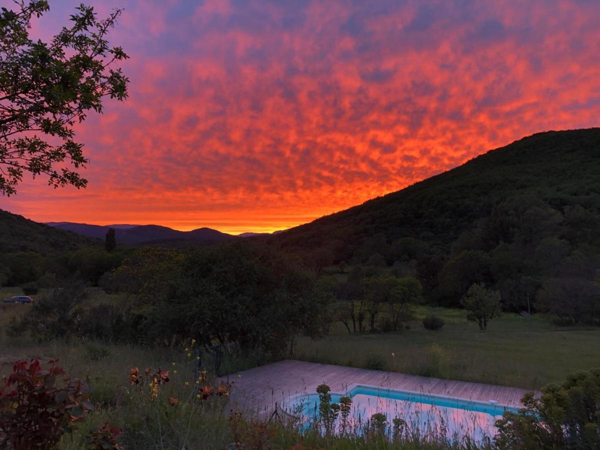 Domaine De Montbarri Bed & Breakfast La Tour-sur-Orb Bagian luar foto